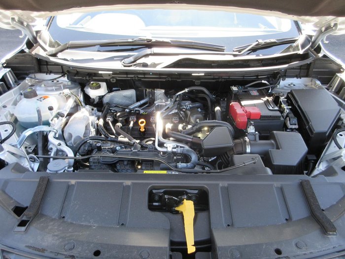 2025 Nissan X-TRAIL ST