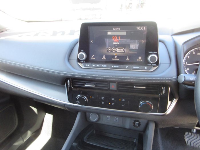 2025 Nissan X-TRAIL ST