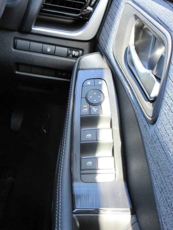 2025 Nissan X-TRAIL ST