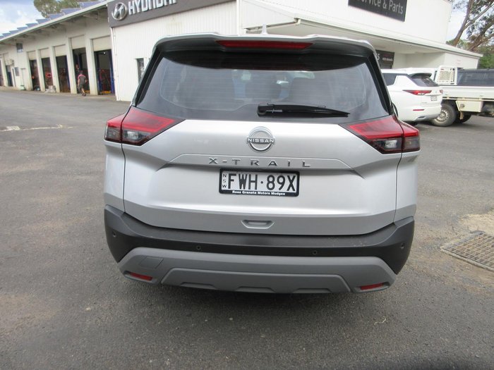 2025 Nissan X-TRAIL ST