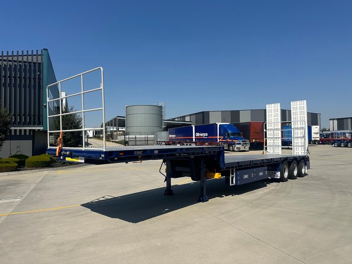 2025 CIMC 45' Drop Deck With Single Ramps