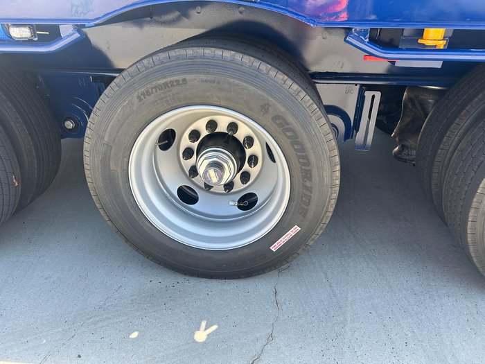 2025 CIMC 45' Drop Deck With Single Ramps Free Delivery Metro Sa