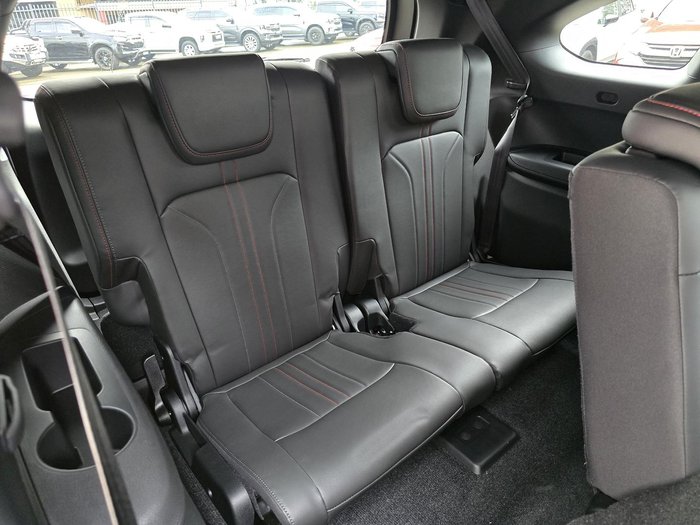 2025 Isuzu MU-X X-TERRAIN