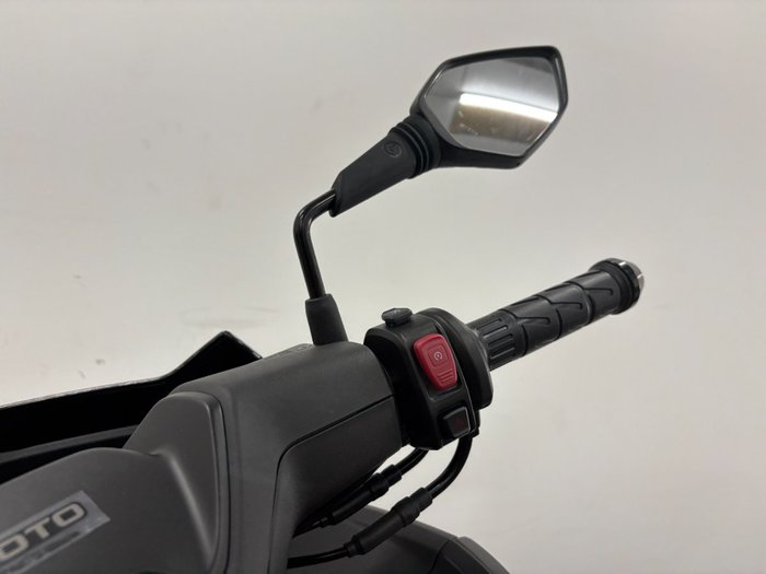 2025 CFMOTO 2025 Cf Moto 150CC 150 SC Scooter Gem Black