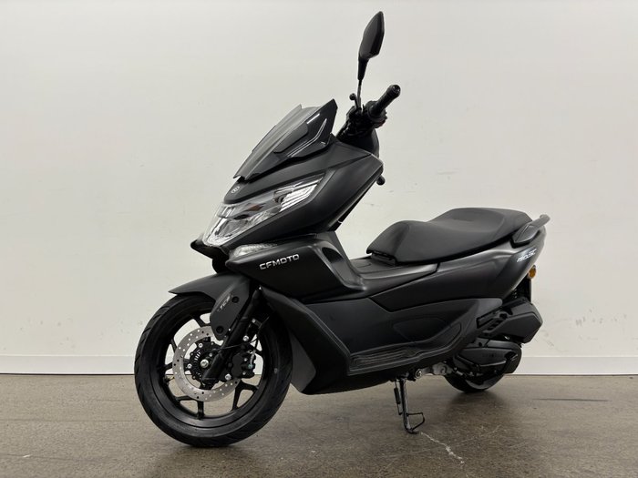 2025 CFMOTO 2025 Cf Moto 150CC 150 SC Scooter Gem Black