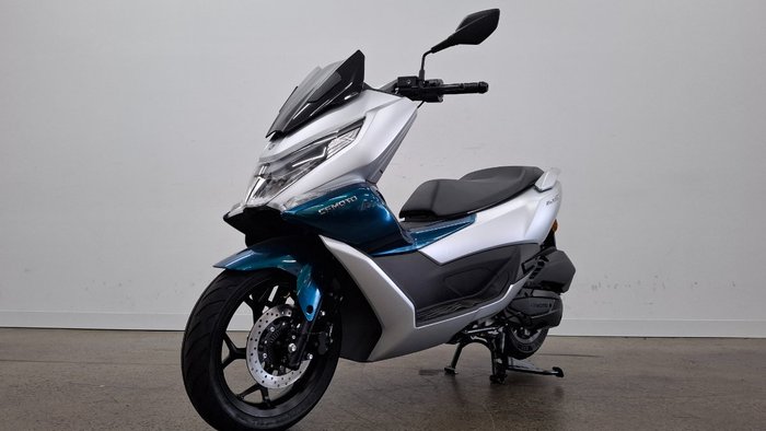 2025 CFMOTO 2025 Cf Moto 150CC 150 SC Scooter Space Silver
