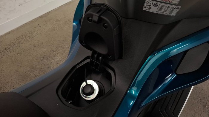 2025 CFMOTO 2025 Cf Moto 150CC 150 SC Scooter Space Silver