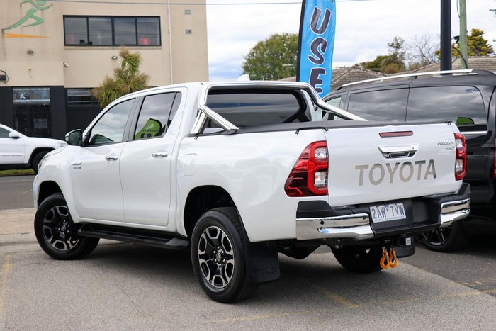 2023 Toyota Hilux SR5