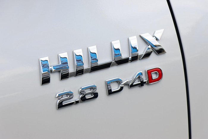 2023 Toyota Hilux SR5