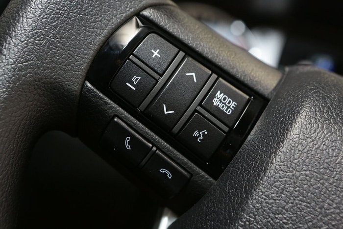 2025 Toyota Hilux SR