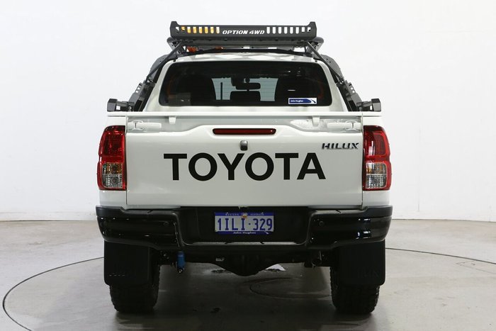 2025 Toyota Hilux SR