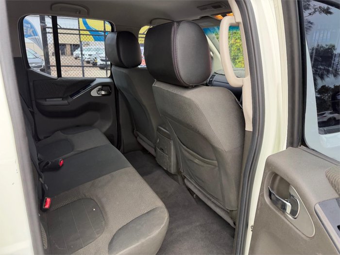 2010 NISSAN NAVARA ST-X (4x4)