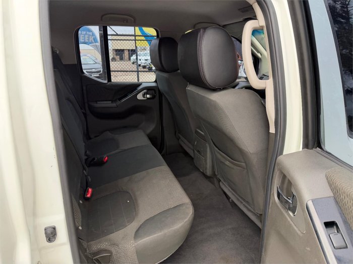 2010 NISSAN NAVARA ST-X (4x4)