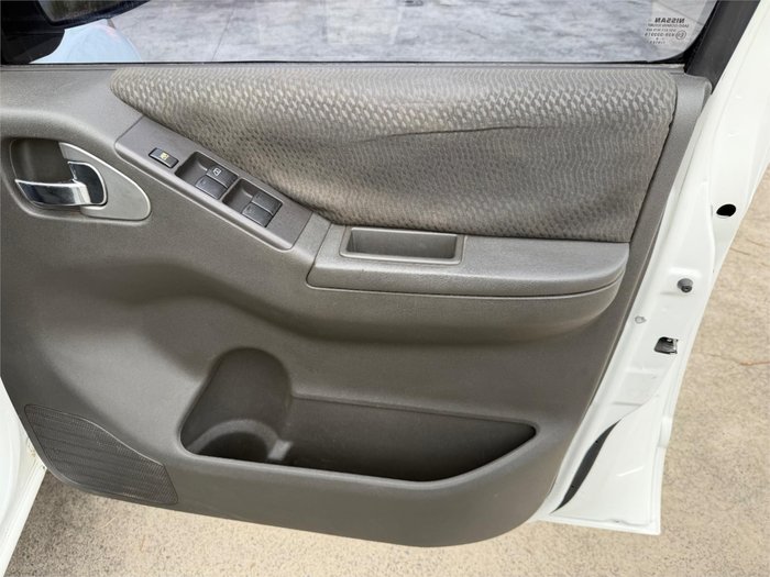 2010 NISSAN NAVARA ST-X (4x4)