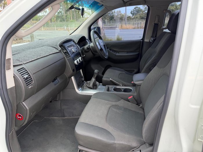 2010 NISSAN NAVARA ST-X (4x4)