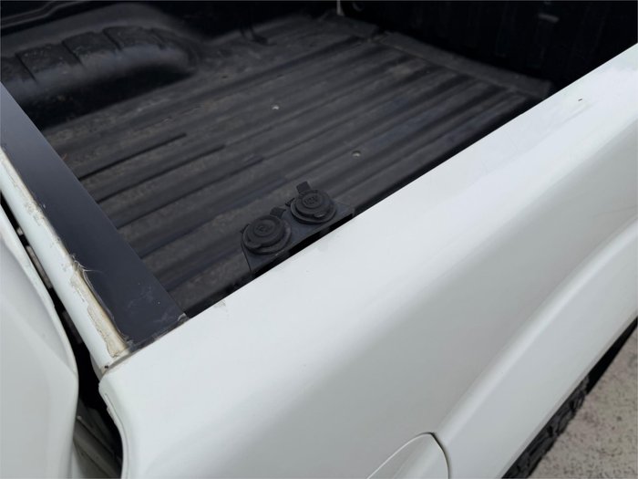 2010 NISSAN NAVARA ST-X (4x4)