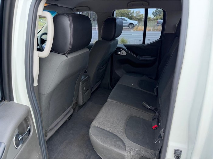 2010 NISSAN NAVARA ST-X (4x4)