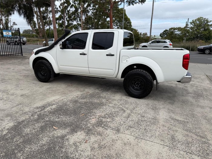 2010 NISSAN NAVARA ST-X (4x4)