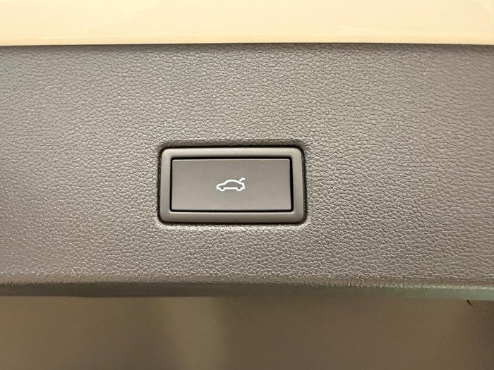 2025 Volkswagen T-Roc 140TSI R-Line