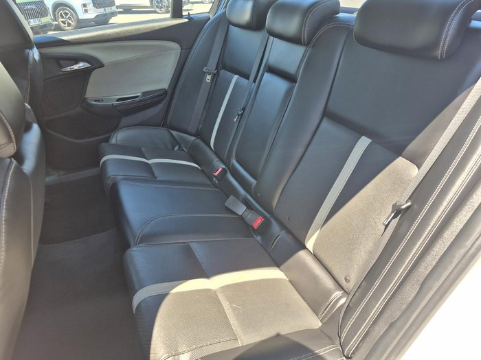 2016 Holden Calais VF Series II MY16 Heron White