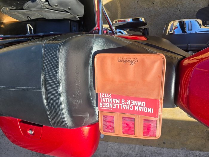 2021 INDIAN CHALLENGER LIMITED Red