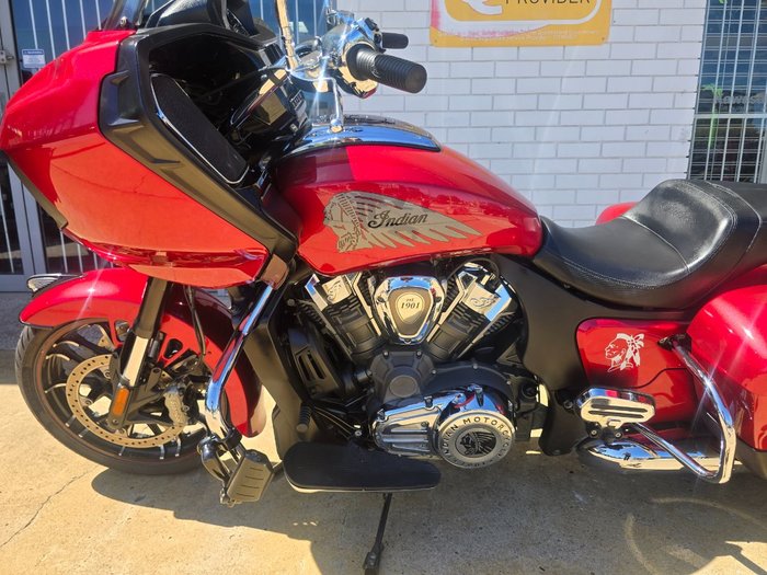 2021 INDIAN CHALLENGER LIMITED Red