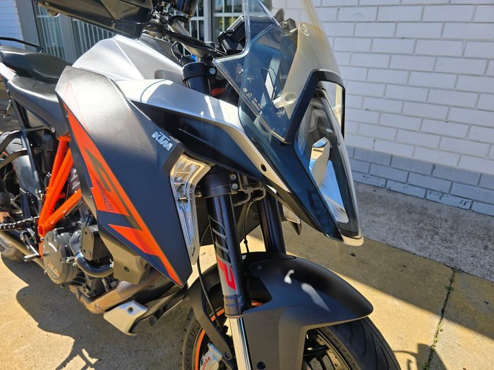 2017 Ktm 1290 SUPER DUKE GT silver