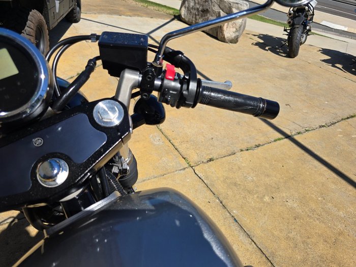 2015 YAMAHA C-SPEC BOLT silver