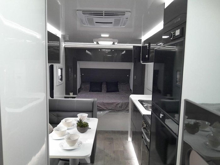 2025 Windsor Genesis 220Md Wild 22' 2 Bunk