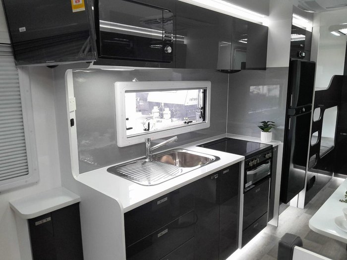 2025 Windsor Genesis 220Md Wild 22' 2 Bunk