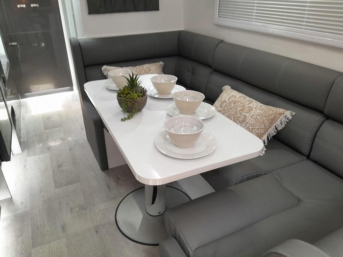 2025 Windsor Genesis 220Md Wild 22' 2 Bunk