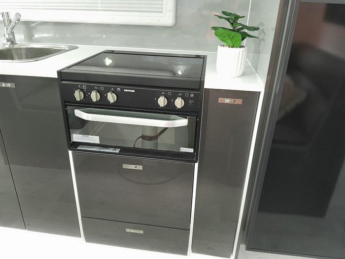 2025 Windsor Genesis 220Md Wild 22' 2 Bunk