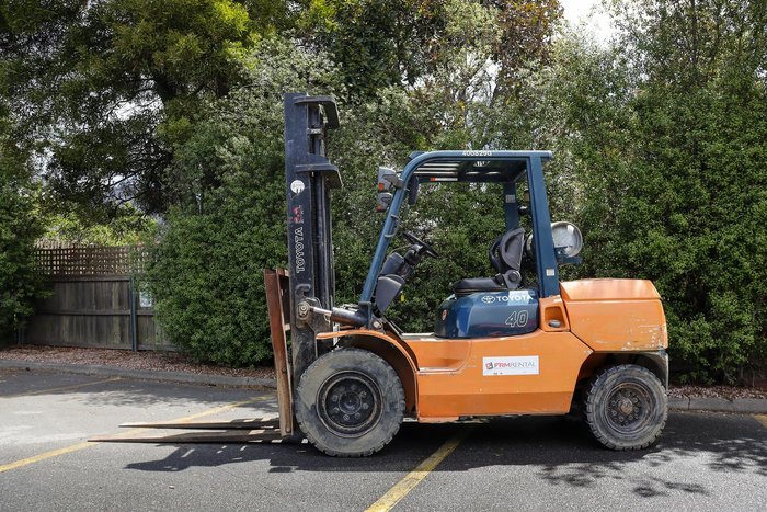 2008 Toyota 4T Forklift Orange