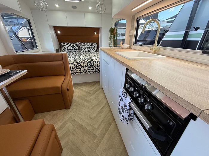 2025 Urban Caravans Tourer 18'9