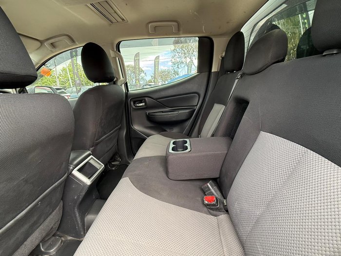 2022 Mitsubishi Triton GLX MR MY23 4X4 Dual Range White