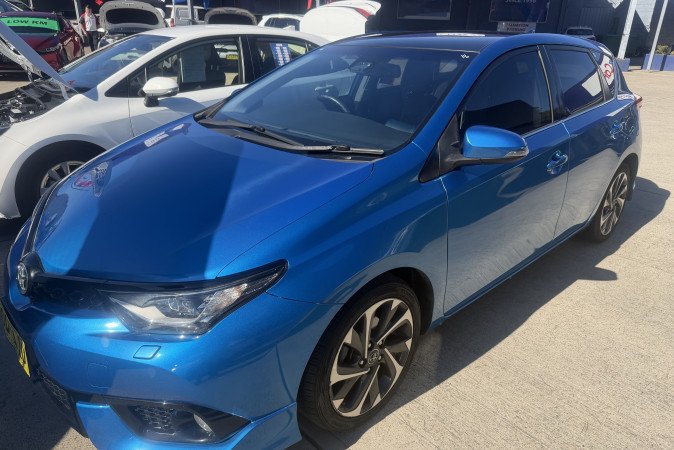 2017 TOYOTA COROLLA ZR