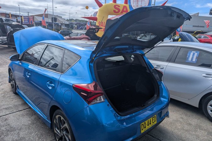 2017 TOYOTA COROLLA ZR