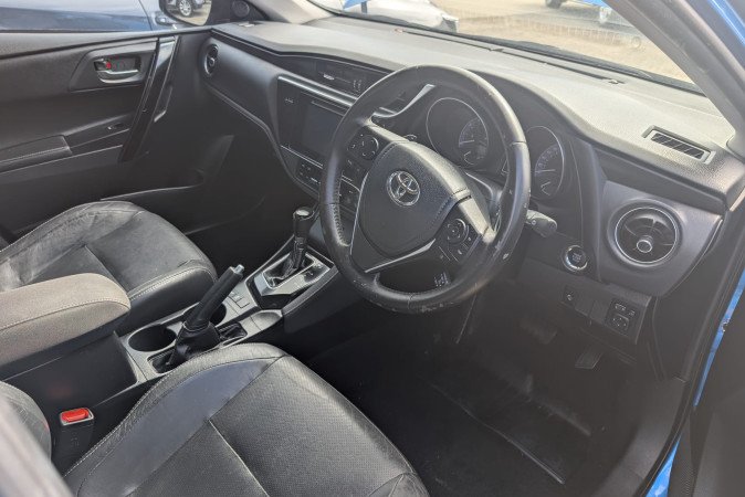 2017 TOYOTA COROLLA ZR