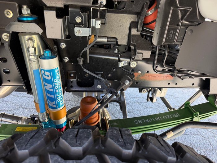 2025 Isuzu N Series NPS 75/45-155 White