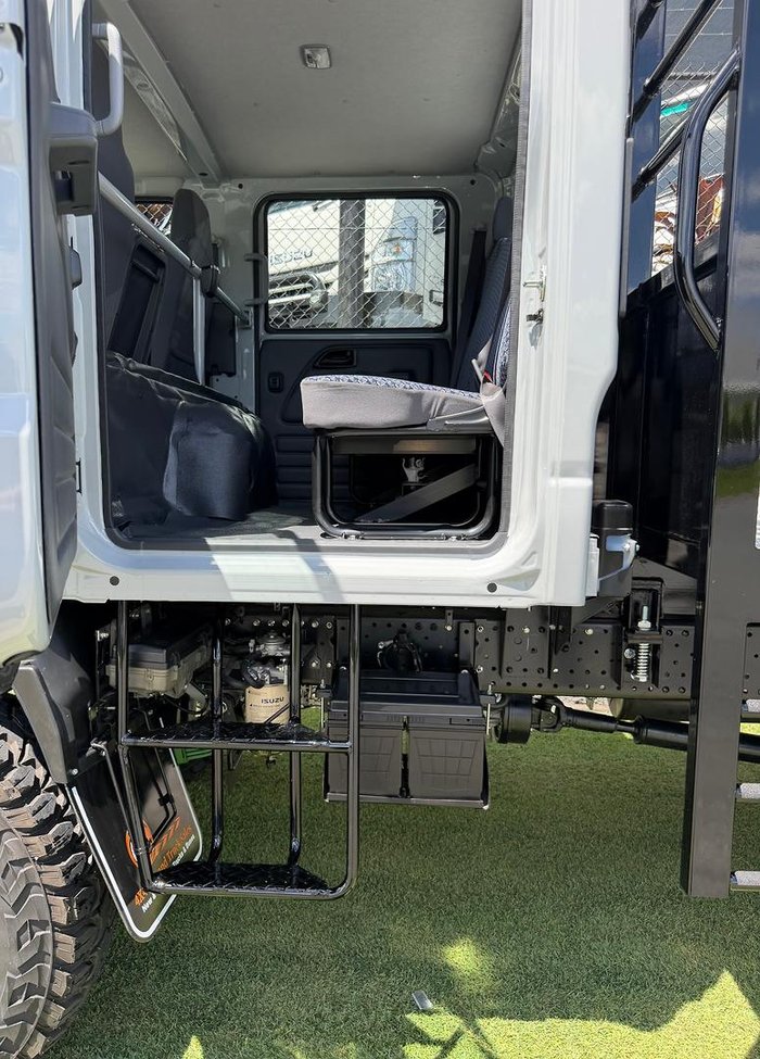 2025 Isuzu N Series NPS 75/45-155 White