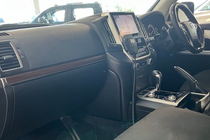 2017 Toyota Landcruiser VX