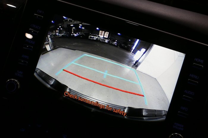 2025 Toyota Hilux SR