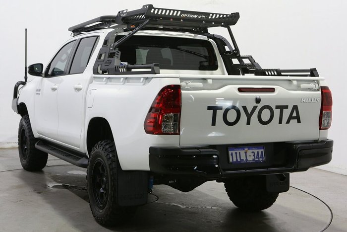 2025 Toyota Hilux SR