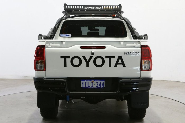 2025 Toyota Hilux SR