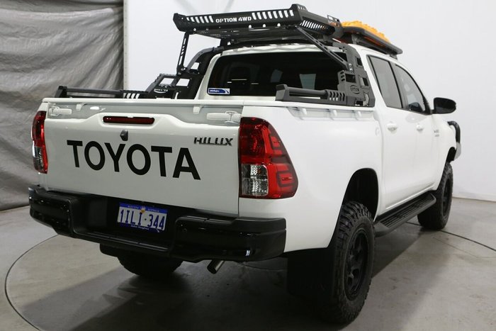 2025 Toyota Hilux SR