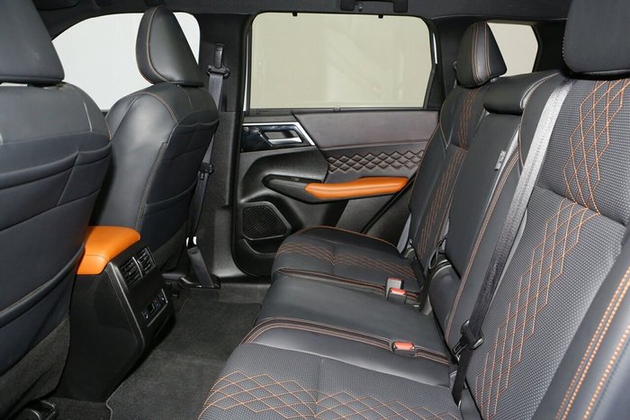 2024 Mitsubishi Outlander Exceed Tourer