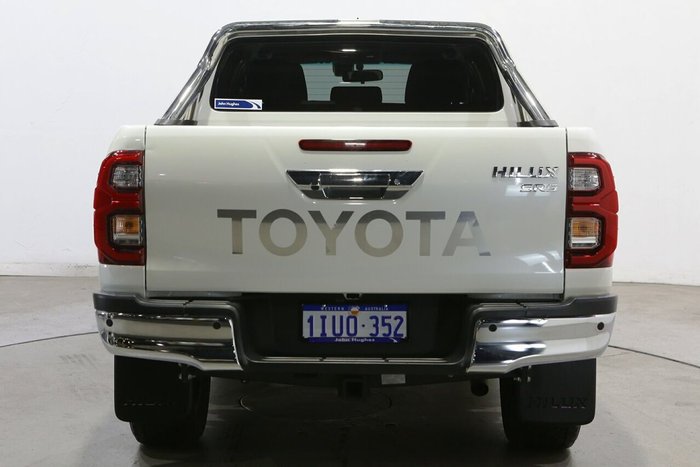 2020 Toyota Hilux SR5