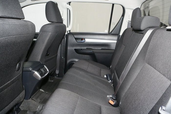 2020 Toyota Hilux SR5