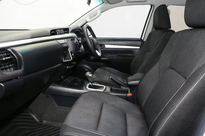 2020 Toyota Hilux SR5