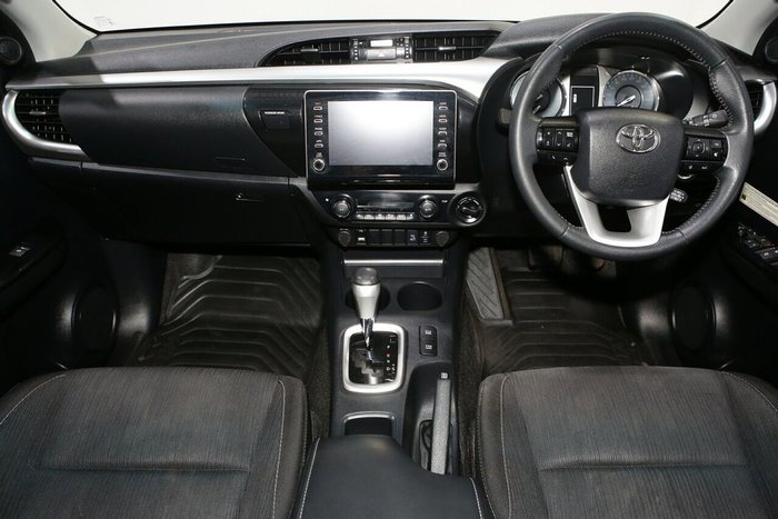 2020 Toyota Hilux SR5